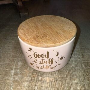 'Good Stuff Inside' Ceramic Jar with Wooden Lid Jewelry Storage
